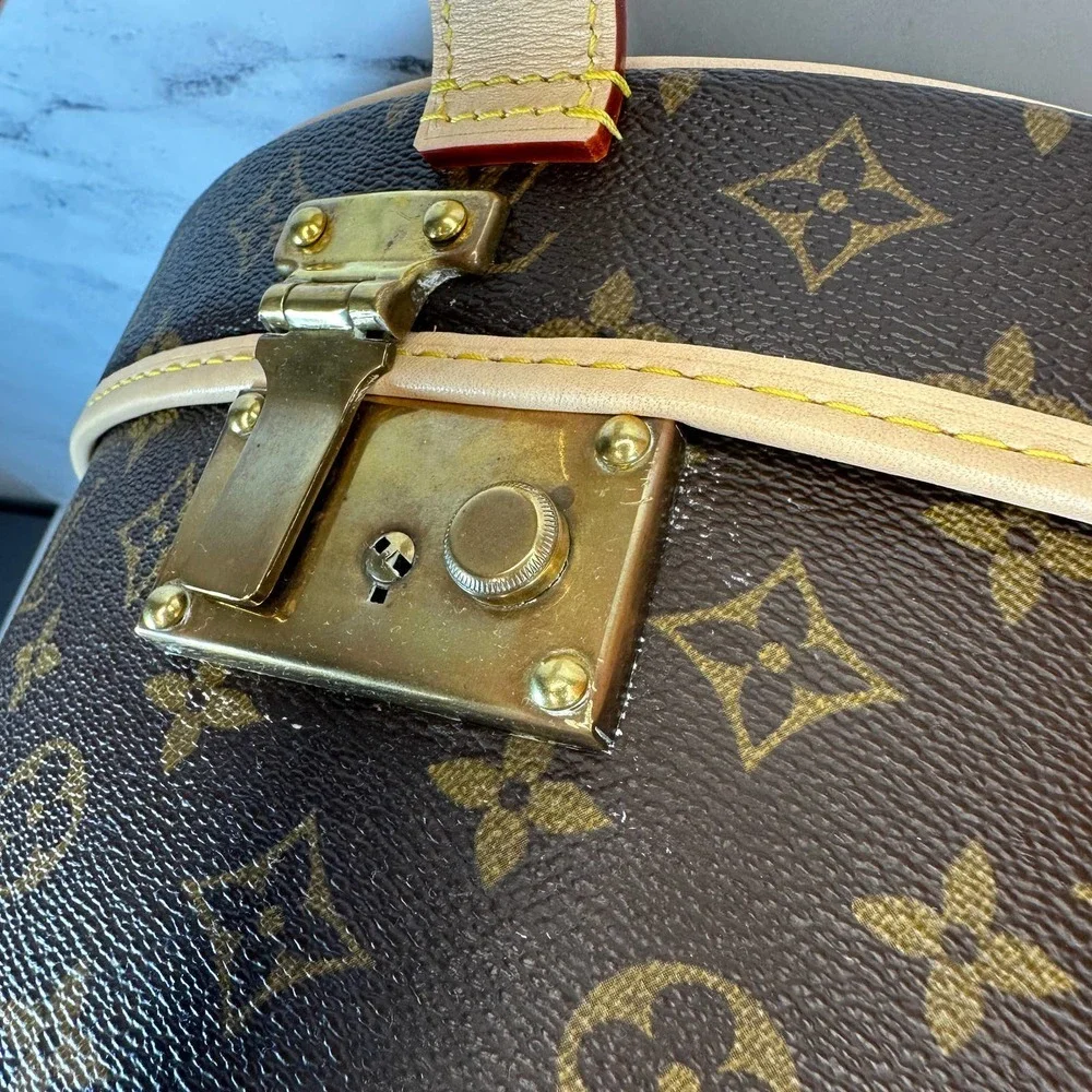 Louis Vuitton Hat Box 30 bag Boite Chapeau vintage monogram LV trunk New Leather